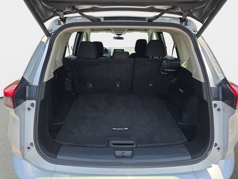Used 2024 Nissan Rogue SV AWD/4WD image 10