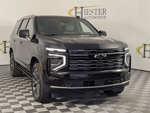 Used 2025 Chevrolet Tahoe High Country image 2