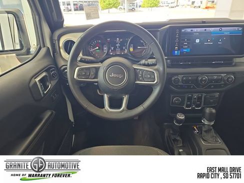 Used 2024 Jeep Wrangler Unlimited Sahara AWD/4WD image 14