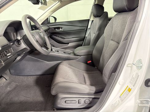 Certified 2023 Honda Accord EX image 5