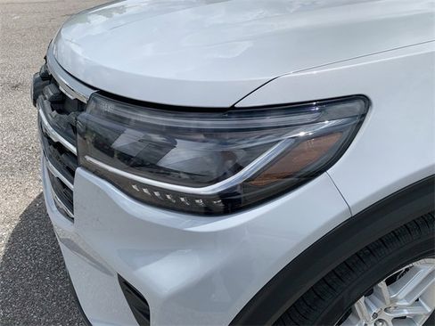 New 2025 Ford Explorer Active image 9