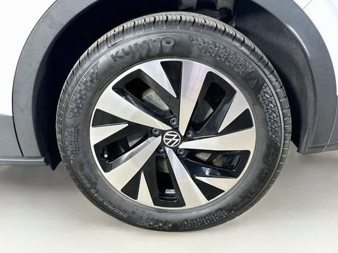 Used 2023 Volkswagen ID.4 Pro AWD/4WD image 8