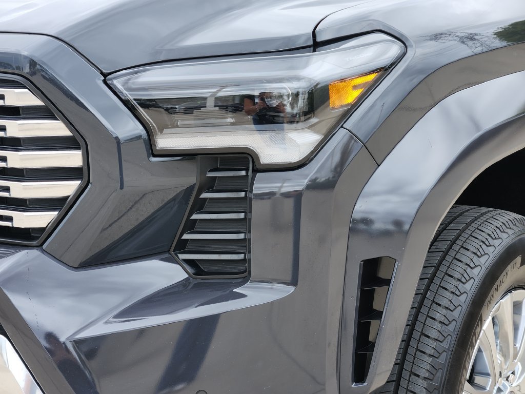 Certified 2025 Toyota Tacoma Limited AWD/4WD image 12