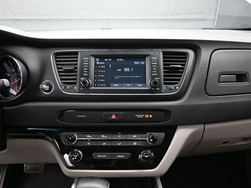 Used 2019 Kia Sedona EX image 13