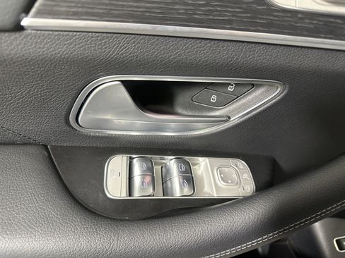 Used 2025 Mercedes-Benz GLE 350 4MATIC image 11