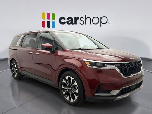 Used 2024 Kia Carnival EX image 7