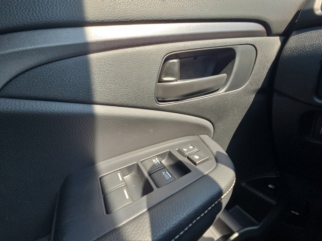 Used 2025 Honda Ridgeline Sport image 30