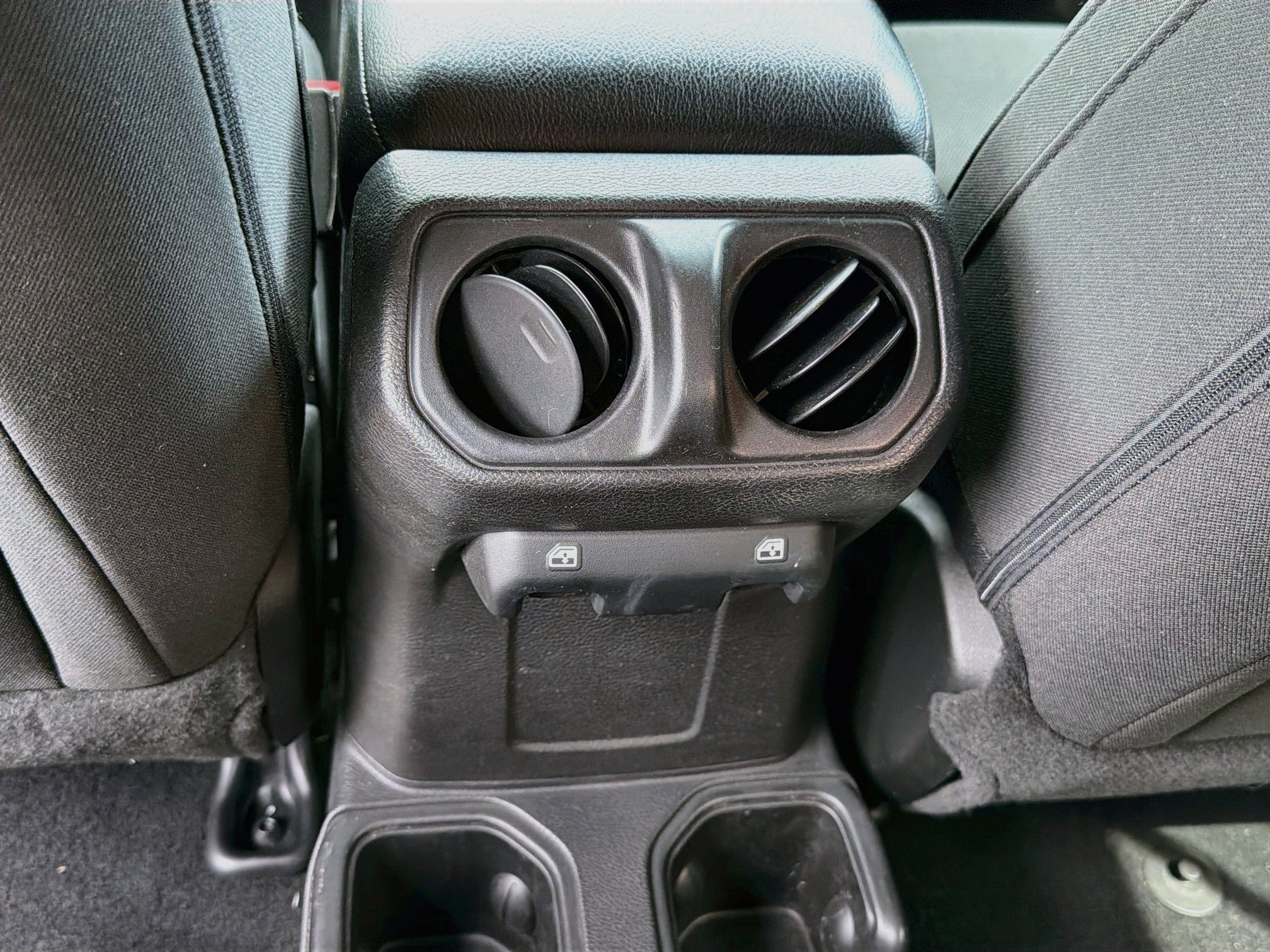 Used 2019 Jeep Wrangler Unlimited Sport S AWD/4WD image 18