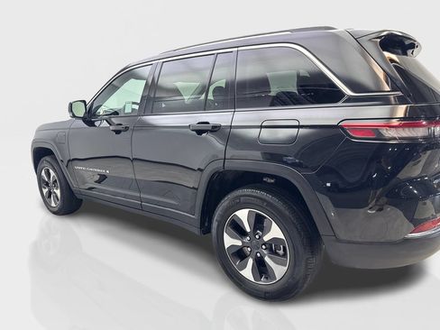 Used 2022 Jeep Grand Cherokee Limited 4xe w/ Luxury Tech Group II AWD/4WD image 14