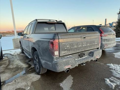 Used 2025 Honda Ridgeline Black Edition image 4