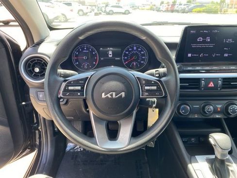 Used 2024 Kia Forte LXS w/ LXS Technology Package FWD image 5