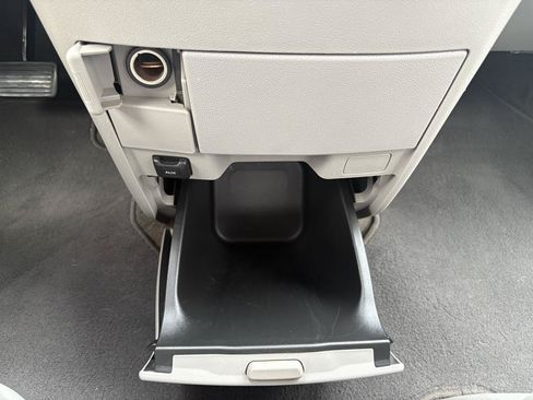 Used 2011 Honda Odyssey LX image 39