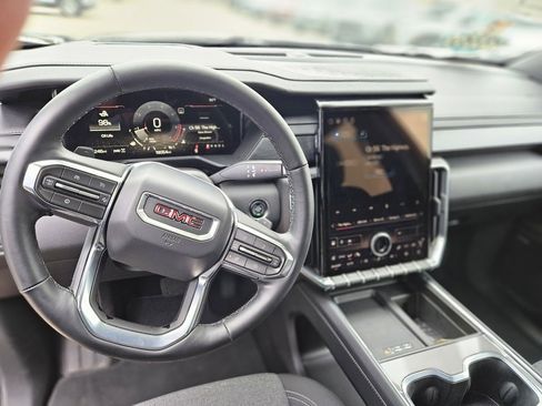 Used 2025 GMC Acadia Elevation image 54