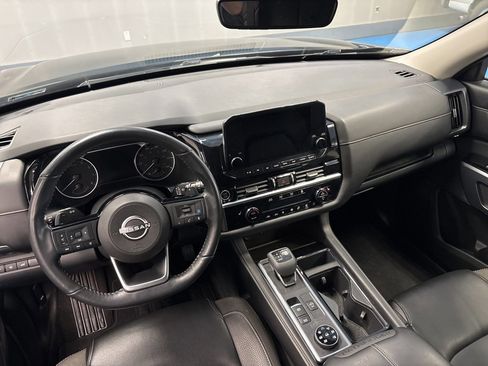 Used 2023 Nissan Pathfinder SL image 25