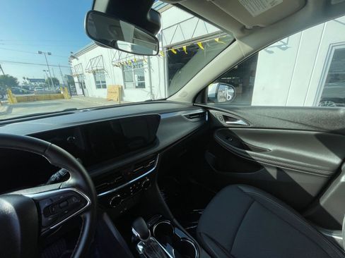 Used 2025 Buick Encore GX Preferred image 35
