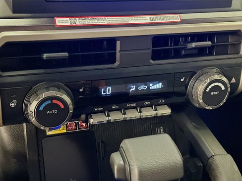 Used 2025 Toyota Tacoma TRD Off-Road w/ TRD Off Road Upgrade Package AWD/4WD image 24