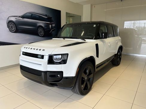 Used 2025 Land Rover Defender 110 X-Dynamic SE image 1