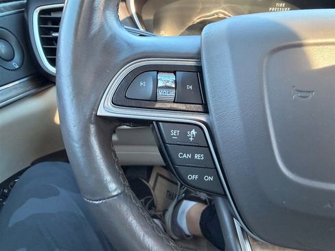 Used 2019 Lincoln Nautilus Reserve image 30