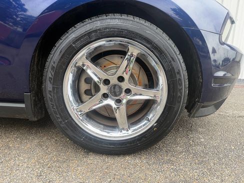 Used 2012 Ford Mustang GT image 13