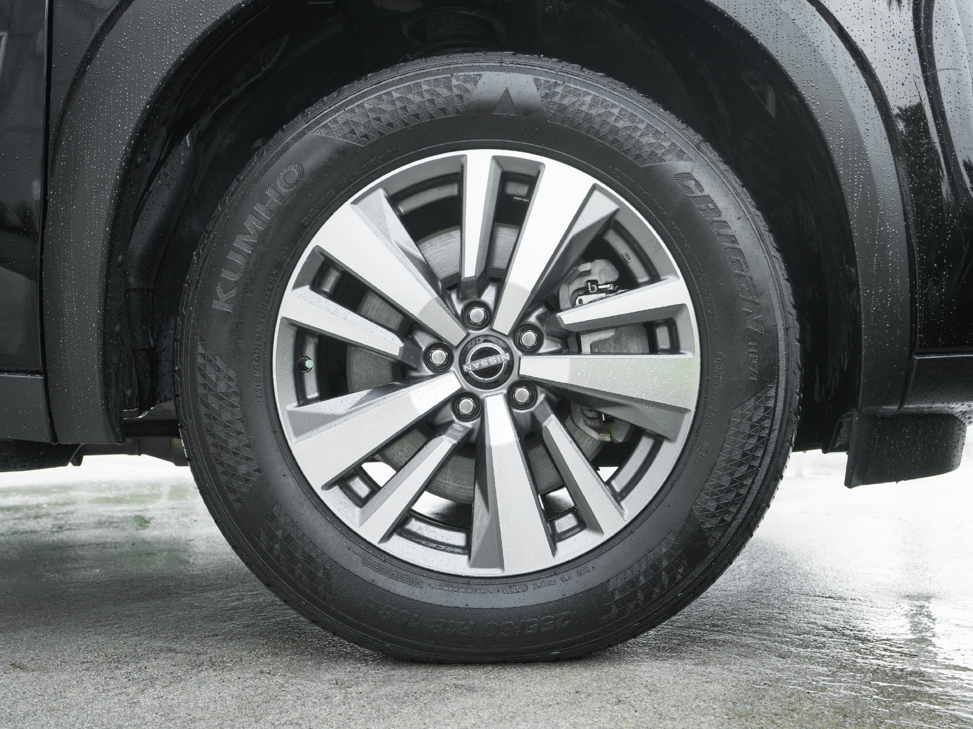 Used 2025 Nissan Pathfinder SL FWD image 41