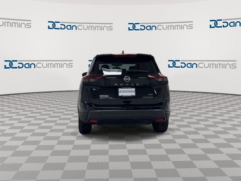 Used 2025 Nissan Rogue SV image 7