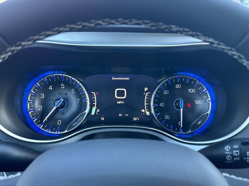 New 2026 Chrysler Pacifica Limited image 33