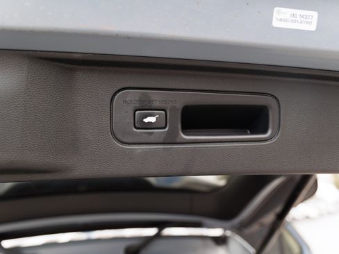 Used 2024 Honda Pilot Touring image 31