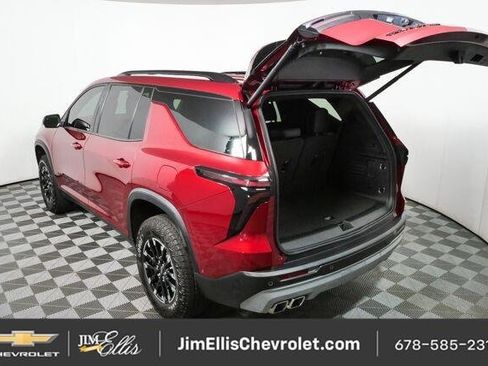 Certified 2024 Chevrolet Traverse Z71 w/ Enhanced Driving Package AWD/4WD image 27