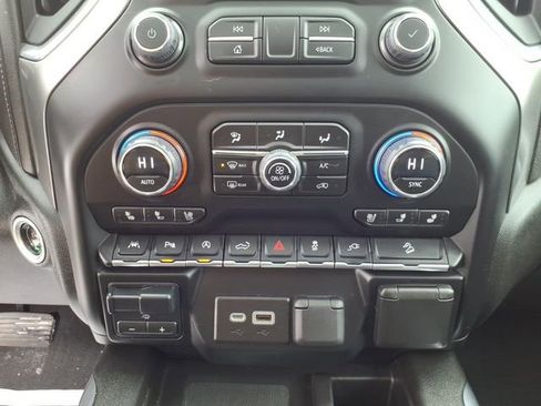 Used 2022 Chevrolet Silverado 1500 LTZ w/ LTZ Premium Package image 14