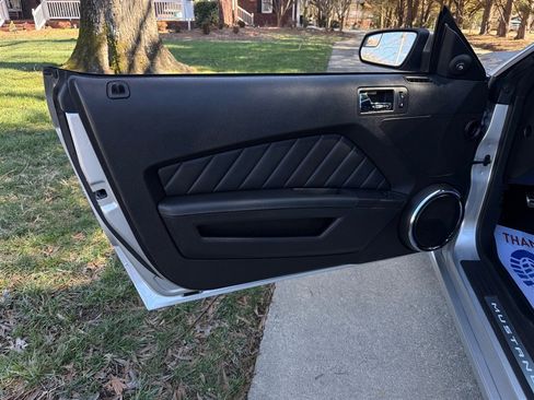 Used 2013 Ford Mustang GT Premium w/ GT Coupe Accessory Pkg 5 image 45