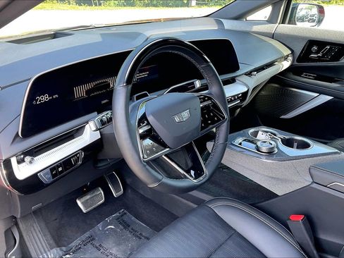 Used 2025 Cadillac Optiq Sport 2 w/ LPO, Floor Liner Package AWD/4WD image 13
