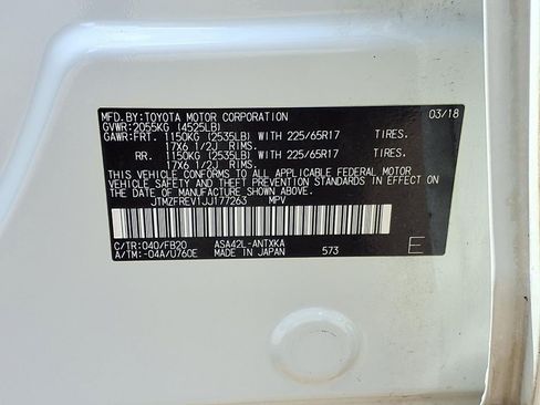 Used 2018 Toyota RAV4 LE FWD image 13