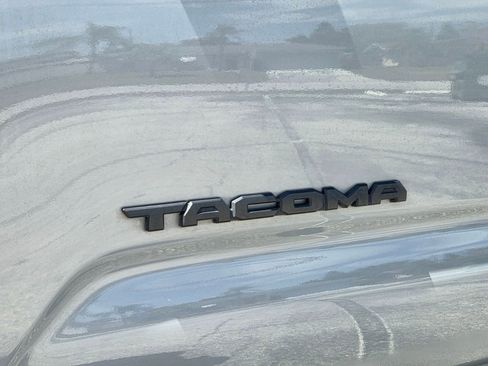 Used 2021 Toyota Tacoma TRD Sport RWD image 12