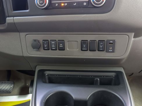 Used 2016 Nissan NV 3500 SL RWD image 19