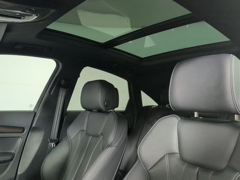 Certified 2025 Audi Q5 2.0T Premium Plus w/ Premium Plus Package image 18