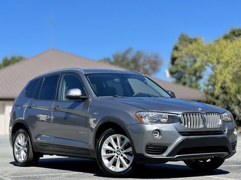 Used 2017 BMW X3 sDrive28i image 3