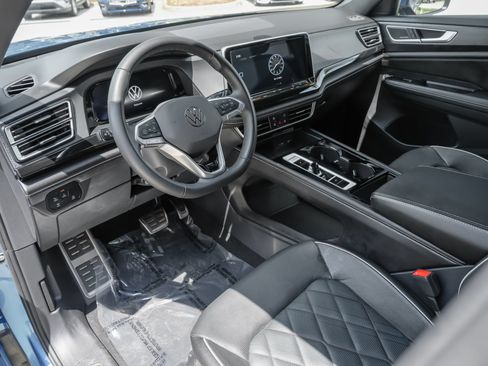 Used 2025 Volkswagen Atlas Cross Sport SEL Premium R-Line AWD/4WD image 7