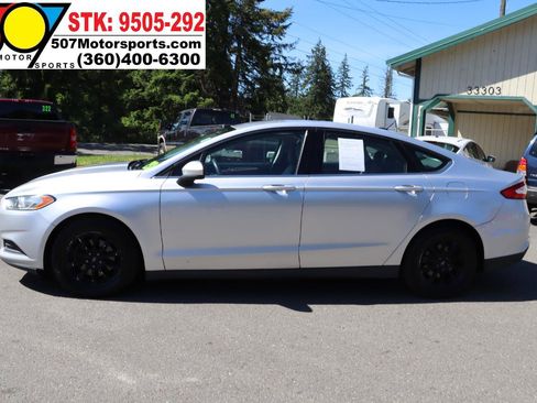 Used 2015 Ford Fusion S FWD image 3