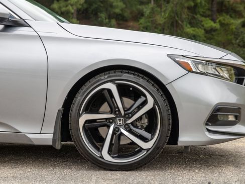 Used 2019 Honda Accord Sport image 5