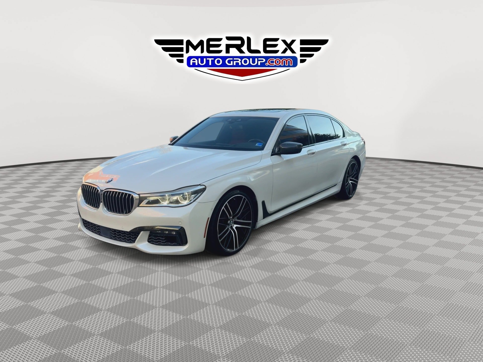 Used 2018 BMW 750i w/ Executive Package RWD image 4