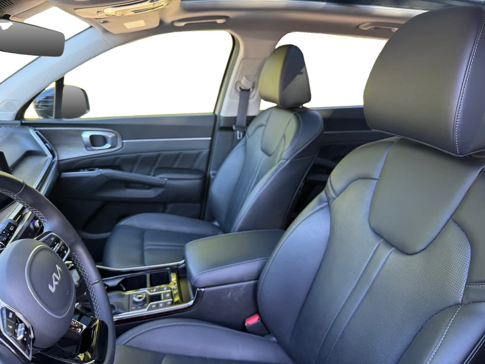 Used 2025 Kia Sorento SX AWD/4WD image 11