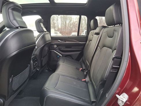 Certified 2023 Jeep Grand Cherokee Overland w/ Luxury Tech Group IV image 20