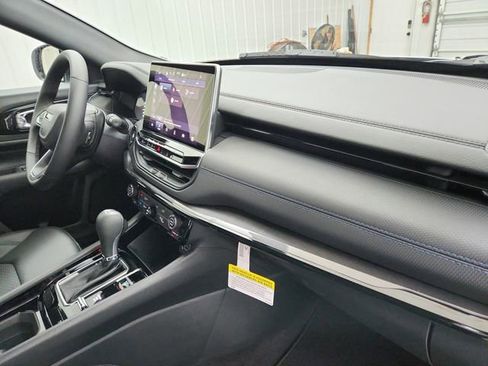 New 2026 Jeep Compass Latitude image 25