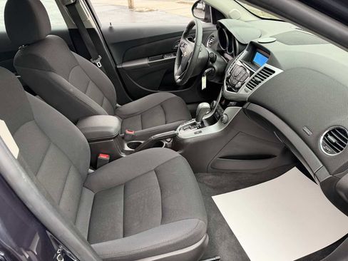 Used 2016 Chevrolet Cruze LT image 18