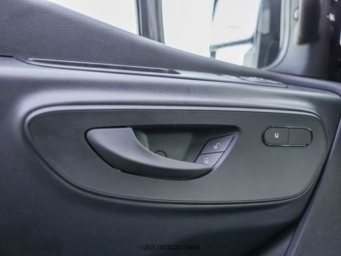 Used 2024 Mercedes-Benz Sprinter 2500 image 98
