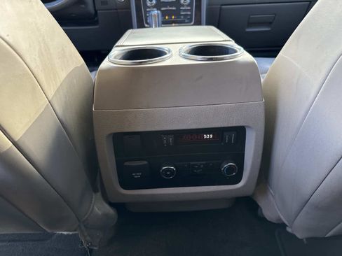 Used 2015 Lincoln Navigator 2WD image 17