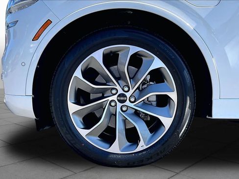 Used 2021 Lincoln Aviator Grand Touring w/ Equipment Group 302A AWD/4WD image 9