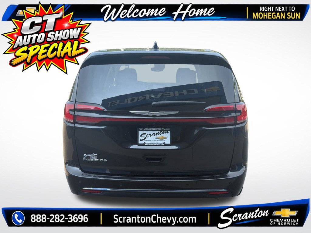 Used 2023 Chrysler Pacifica Touring-L FWD image 5