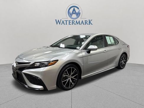 Used 2021 Toyota Camry SE AWD/4WD image 1