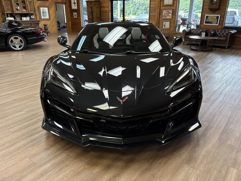 Used 2023 Chevrolet Corvette Z06 RWD image 2